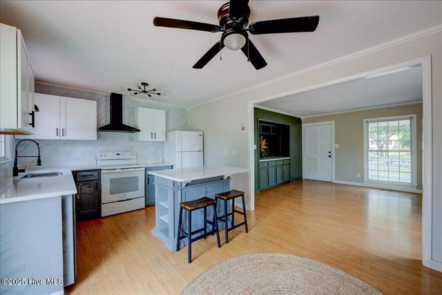 1721 Spencer Avenue, New Bern, NC 28560