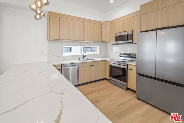 11010 Hortense Street, North Hollywood, CA 91602