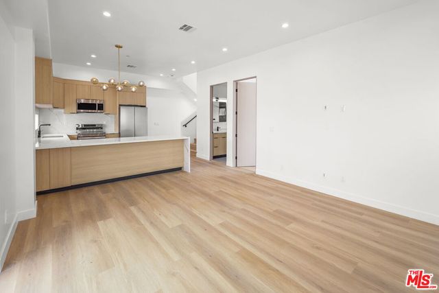 11010 Hortense Street, North Hollywood, CA 91602