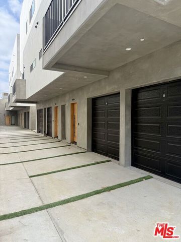 11010 Hortense Street, North Hollywood, CA 91602