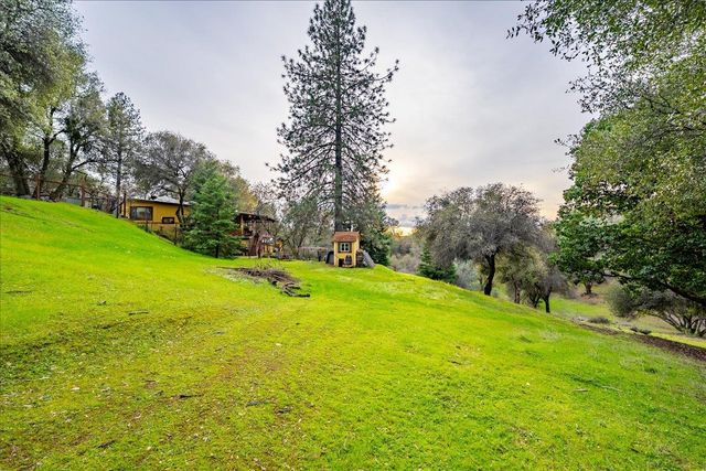 2244 Windmill Ct, Cool, CA 95614