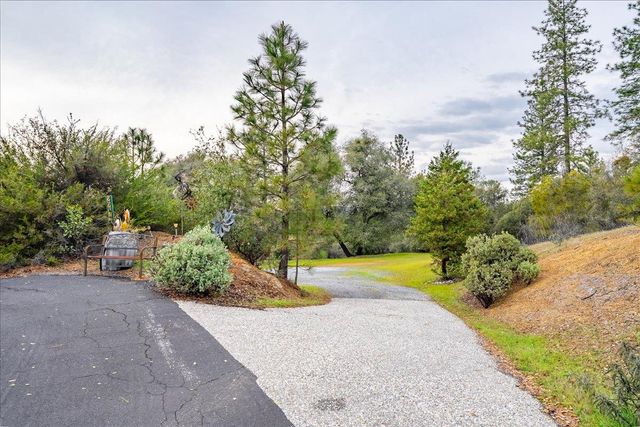 2244 Windmill Ct, Cool, CA 95614