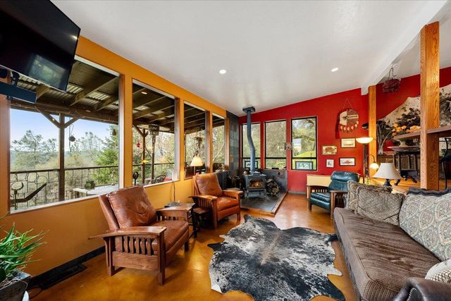 2244 Windmill Ct, Cool, CA 95614