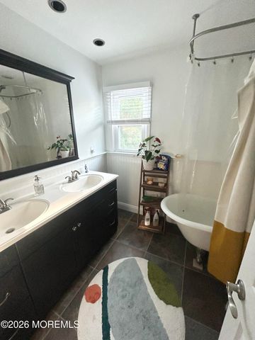 28 Westwood Drive, Bayville, NJ 08721