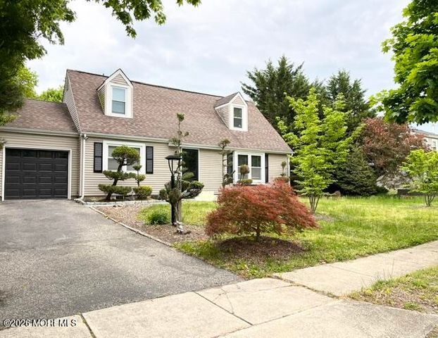 28 Westwood Drive, Bayville, NJ 08721