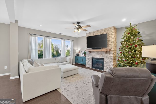 176 Michigan Circle, Hoschton, GA 30548