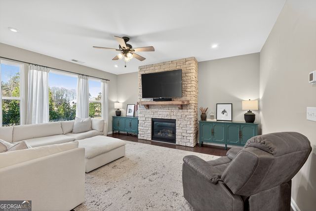 176 Michigan Circle, Hoschton, GA 30548