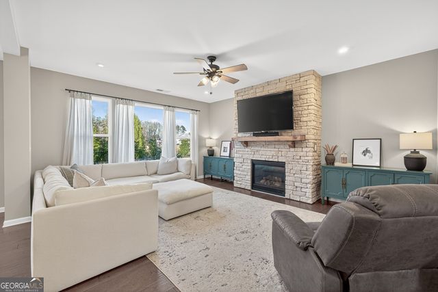 176 Michigan Circle, Hoschton, GA 30548