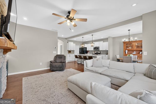 176 Michigan Circle, Hoschton, GA 30548