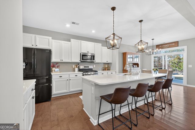 176 Michigan Circle, Hoschton, GA 30548