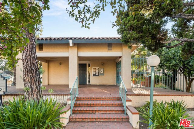 18307 Burbank Boulevard 336, Tarzana (los Angeles), CA 91356