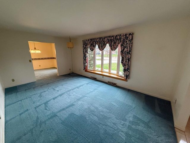 811 Ellen LANE, Fond Du Lac, WI 54935