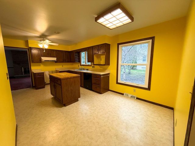 811 Ellen LANE, Fond Du Lac, WI 54935