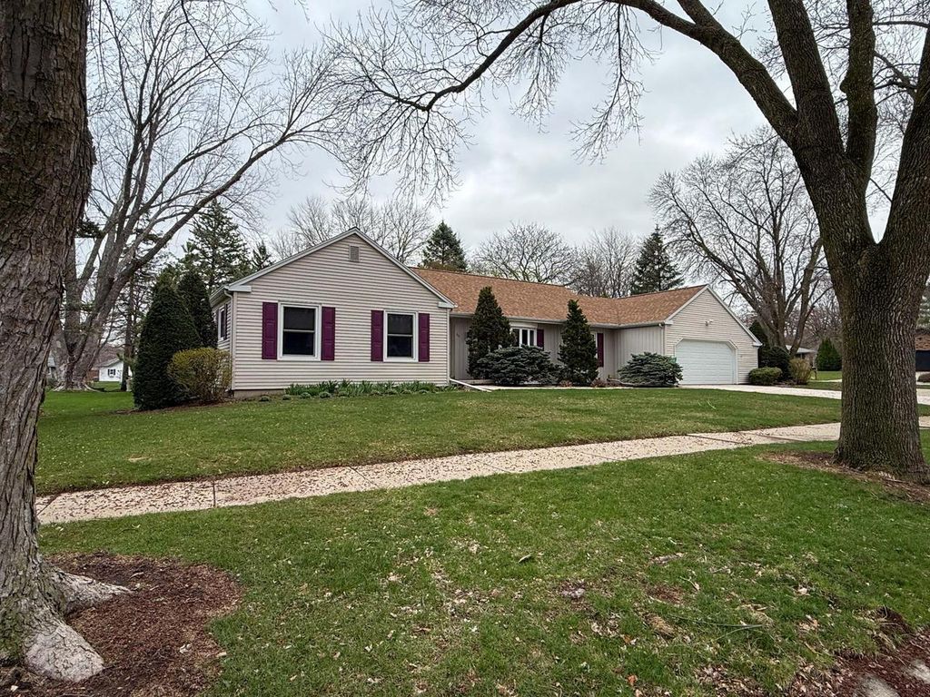 811 Ellen LANE, Fond Du Lac, WI 54935