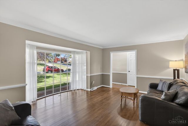 2207 Rolling Hills Boulevard, Fairfield, OH 45014