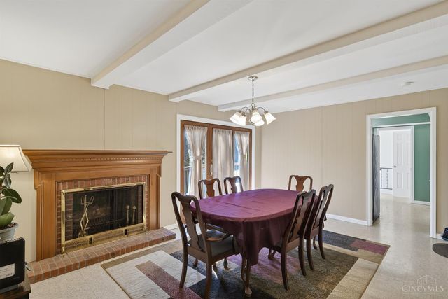 2207 Rolling Hills Boulevard, Fairfield, OH 45014