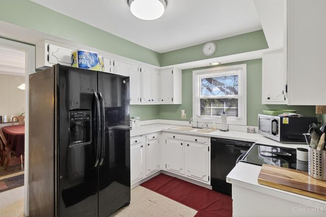 2207 Rolling Hills Boulevard, Fairfield, OH 45014