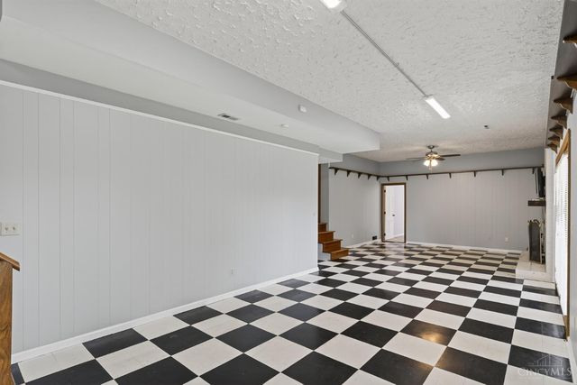 2207 Rolling Hills Boulevard, Fairfield, OH 45014