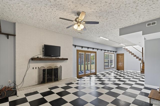 2207 Rolling Hills Boulevard, Fairfield, OH 45014