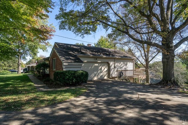 2207 Rolling Hills Boulevard, Fairfield, OH 45014