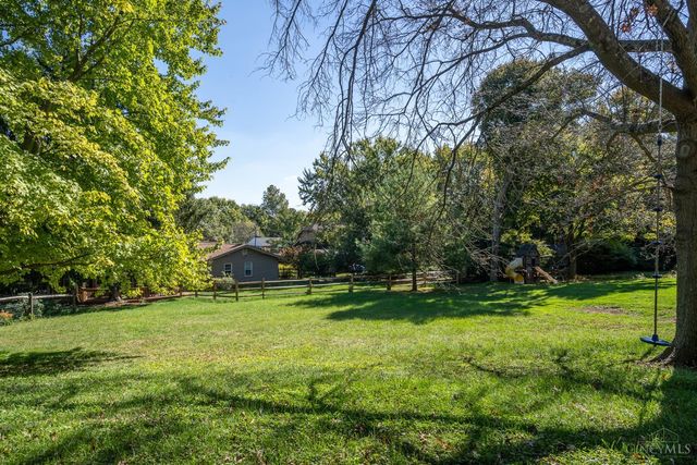 2207 Rolling Hills Boulevard, Fairfield, OH 45014