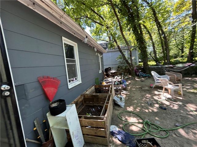 6816 Bales Avenue, Kansas City, MO 64132