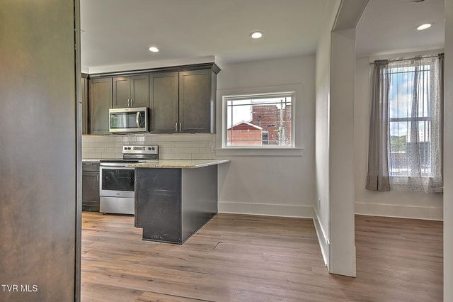 321 Lee Street, Bristol, VA 24201