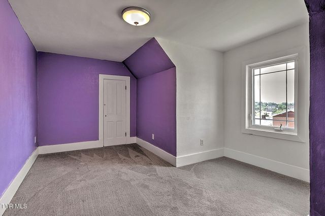 321 Lee Street, Bristol, VA 24201
