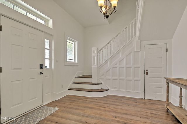 321 Lee Street, Bristol, VA 24201