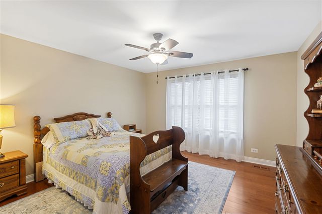 8207 Red Bark Lane, Cary, IL 60013