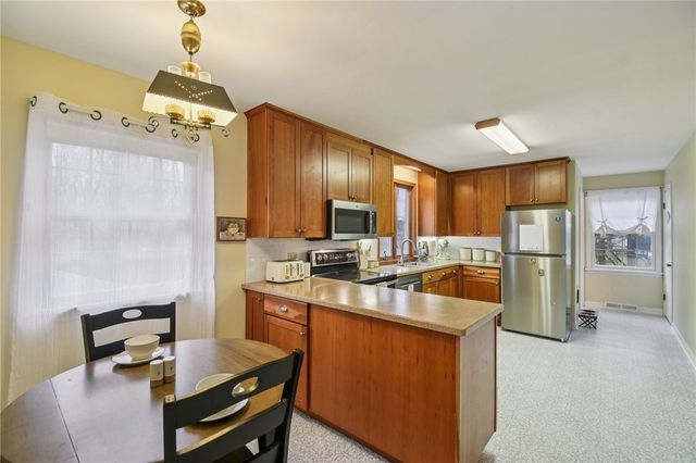 76 Southern Hills Circle, Henrietta, NY 14467