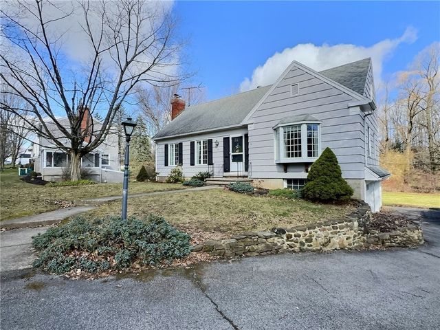 76 Southern Hills Circle, Henrietta, NY 14467