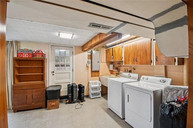 76 Southern Hills Circle, Henrietta, NY 14467