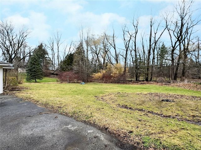 76 Southern Hills Circle, Henrietta, NY 14467