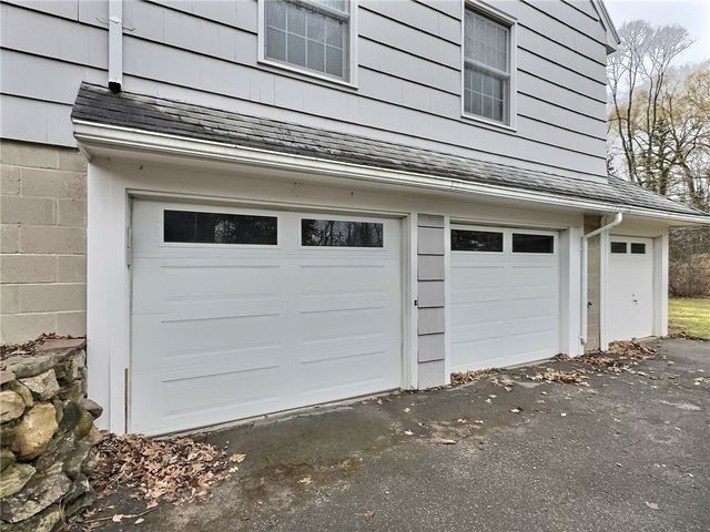 76 Southern Hills Circle, Henrietta, NY 14467