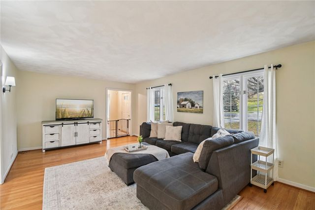 76 Southern Hills Circle, Henrietta, NY 14467