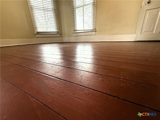 402 Alamo Street, El Campo, TX 77437