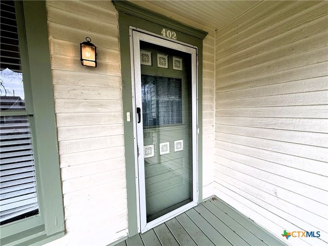 402 Alamo Street, El Campo, TX 77437