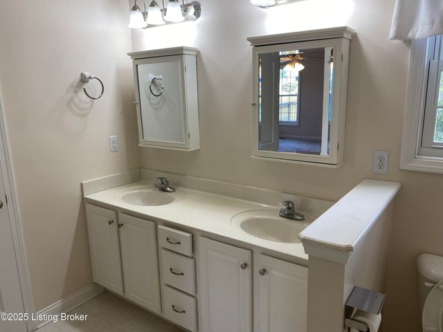 1503 Grinstead Dr, Elizabethtown, KY 42701