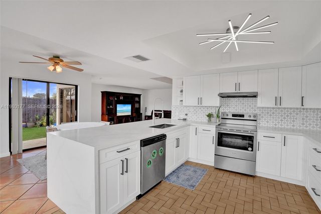 15292 SW 46th Ln Br 64, Miami, FL 33185