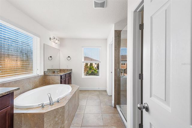 1848 OAK HAMMOCK COURT, Lutz, FL 33558