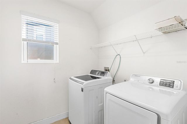 1848 OAK HAMMOCK COURT, Lutz, FL 33558