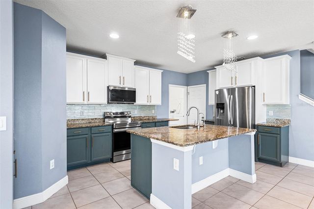 1848 OAK HAMMOCK COURT, Lutz, FL 33558