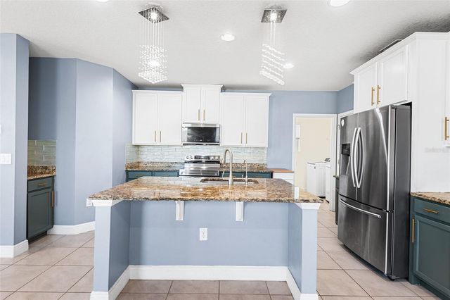 1848 OAK HAMMOCK COURT, Lutz, FL 33558