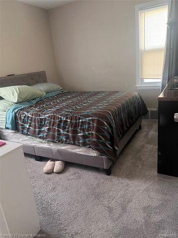 24850 Midland, Redford, MI 48239