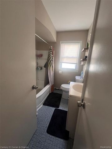 24850 Midland, Redford, MI 48239