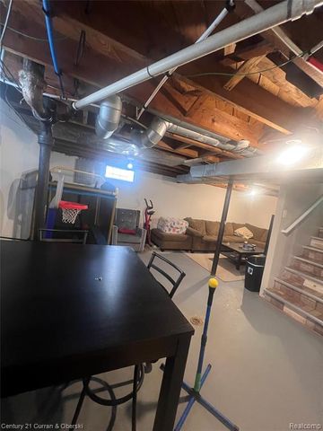 24850 Midland, Redford, MI 48239