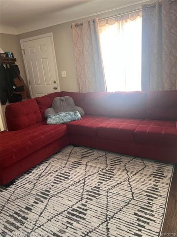 24850 Midland, Redford, MI 48239