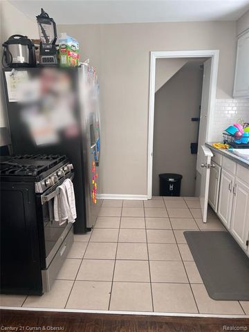 24850 Midland, Redford, MI 48239