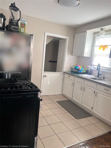 24850 Midland, Redford, MI 48239